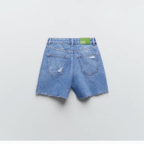 ✨️Brand new Zara High waisted 5 pocket distressed with raw hem denim shorts✨️ - Picture 3 of 6
